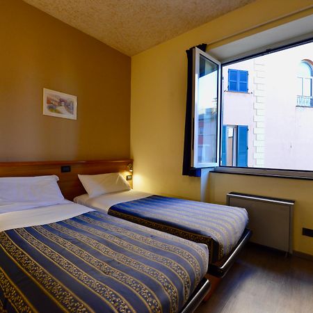 Hotel Europa ジェノヴァ エクステリア 写真