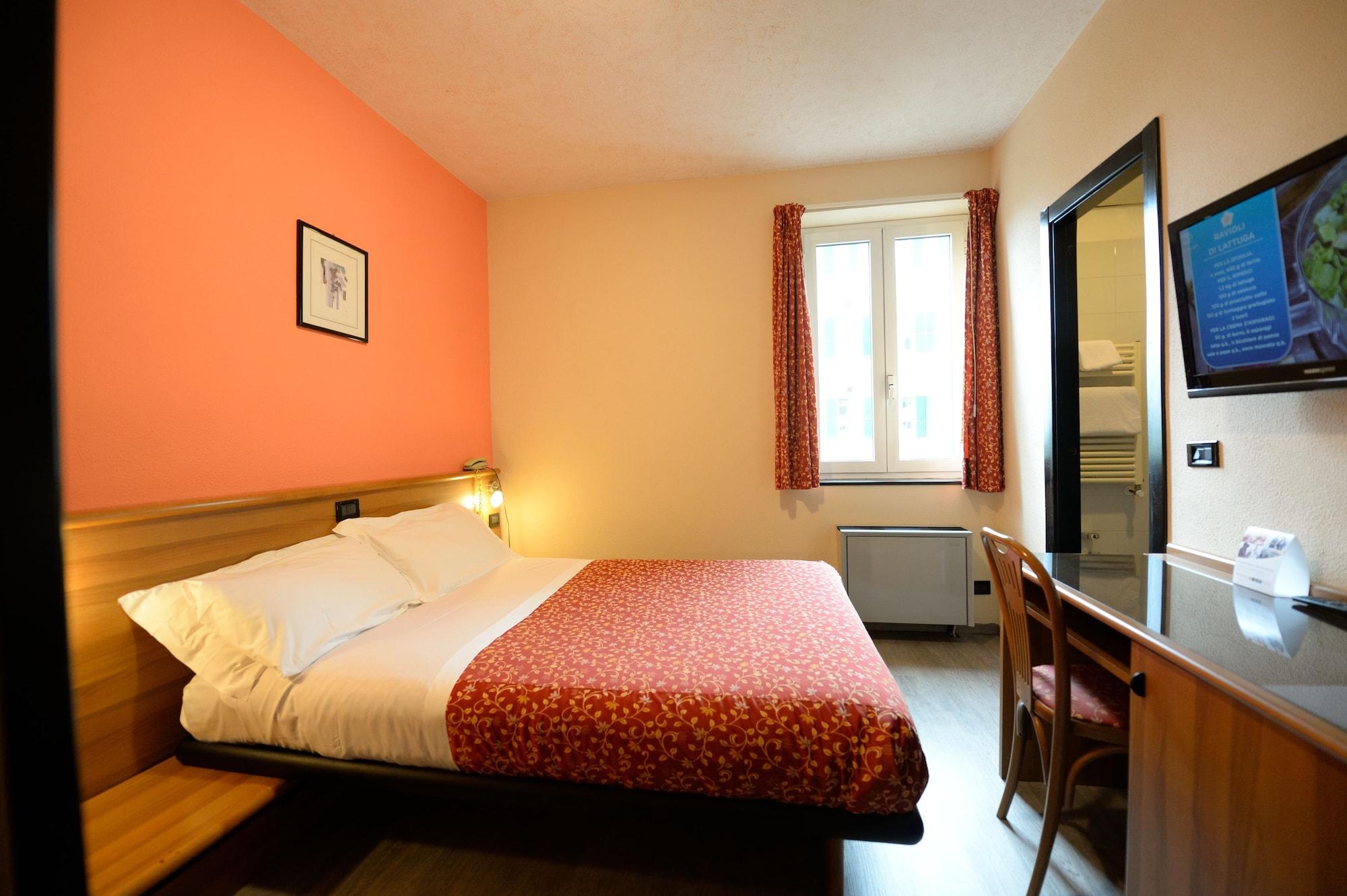 Hotel Europa ジェノヴァ エクステリア 写真