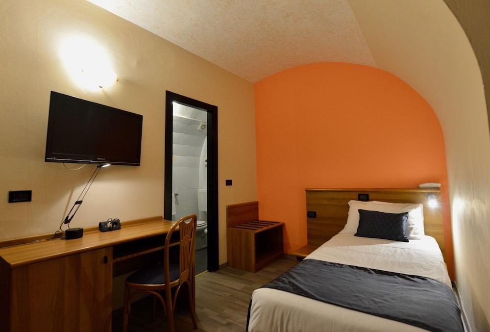 Hotel Europa ジェノヴァ エクステリア 写真