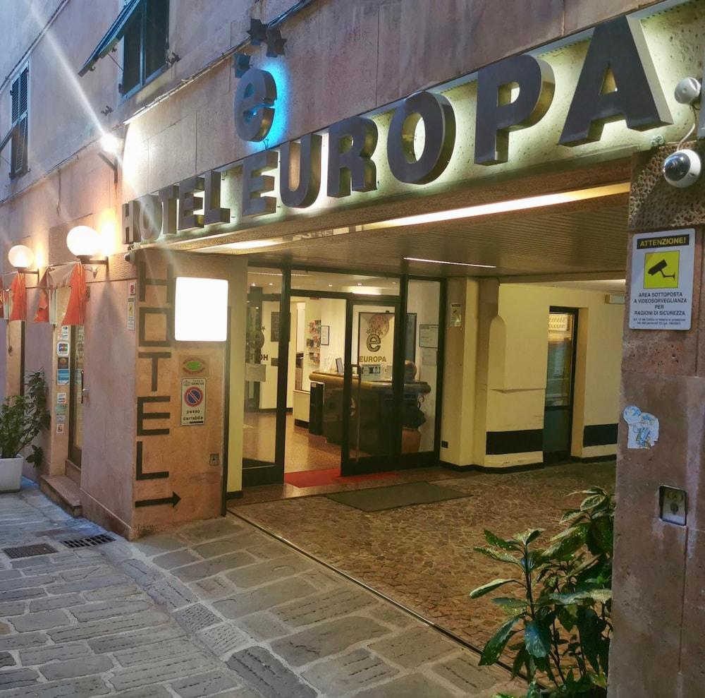 Hotel Europa ジェノヴァ エクステリア 写真