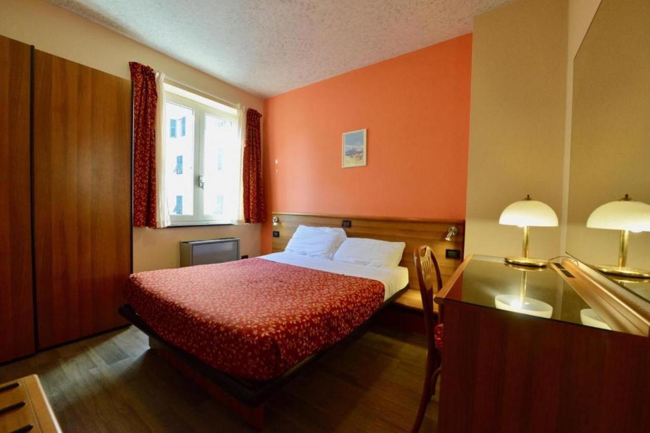 Hotel Europa ジェノヴァ エクステリア 写真