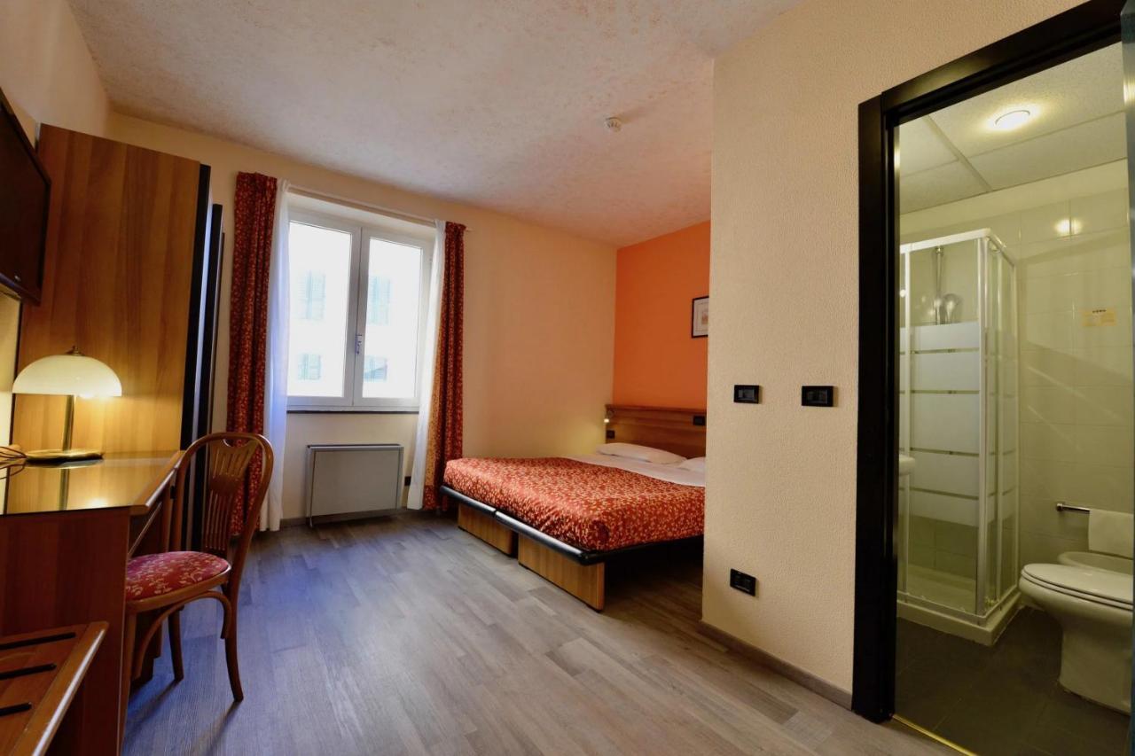 Hotel Europa ジェノヴァ エクステリア 写真