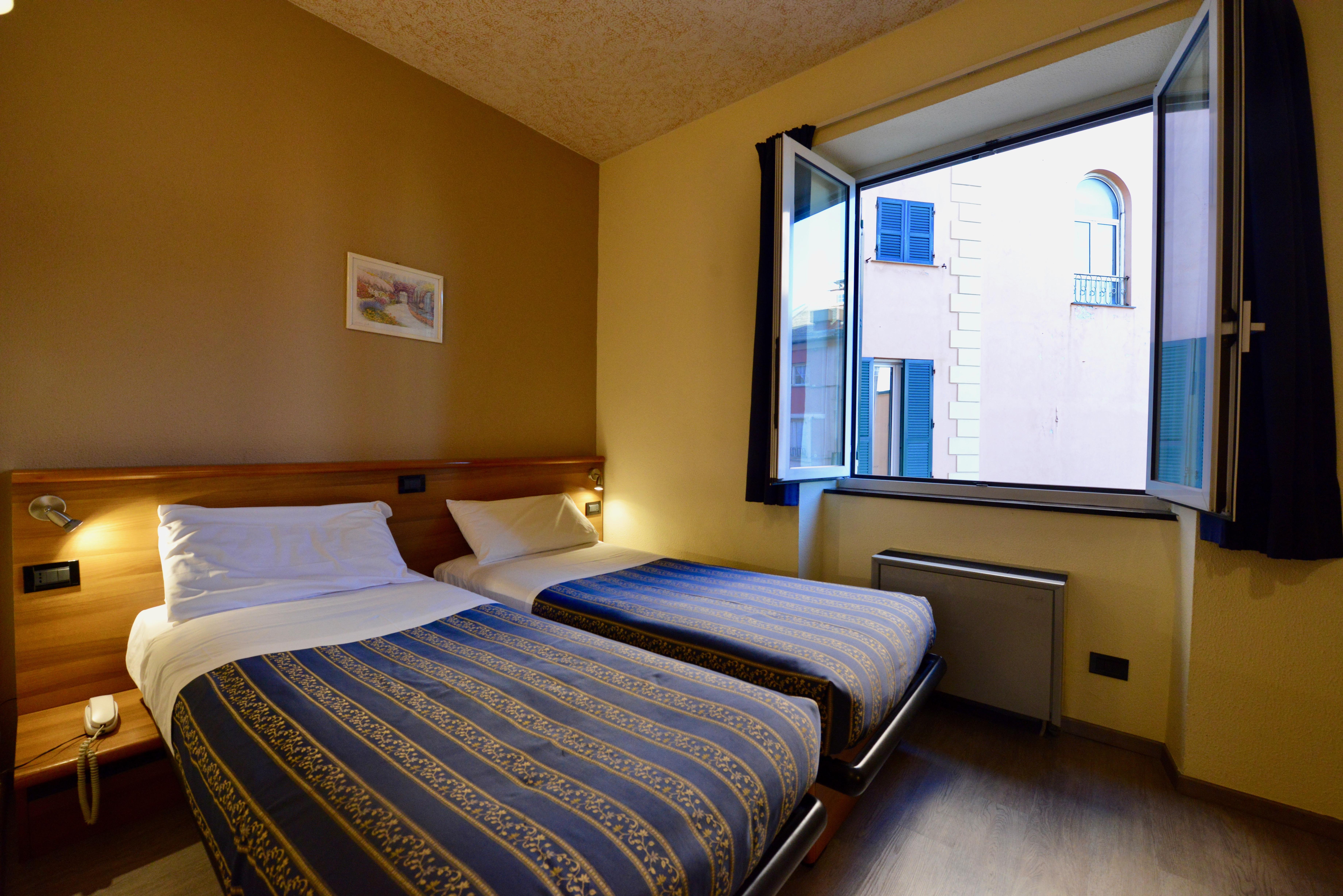 Hotel Europa ジェノヴァ エクステリア 写真