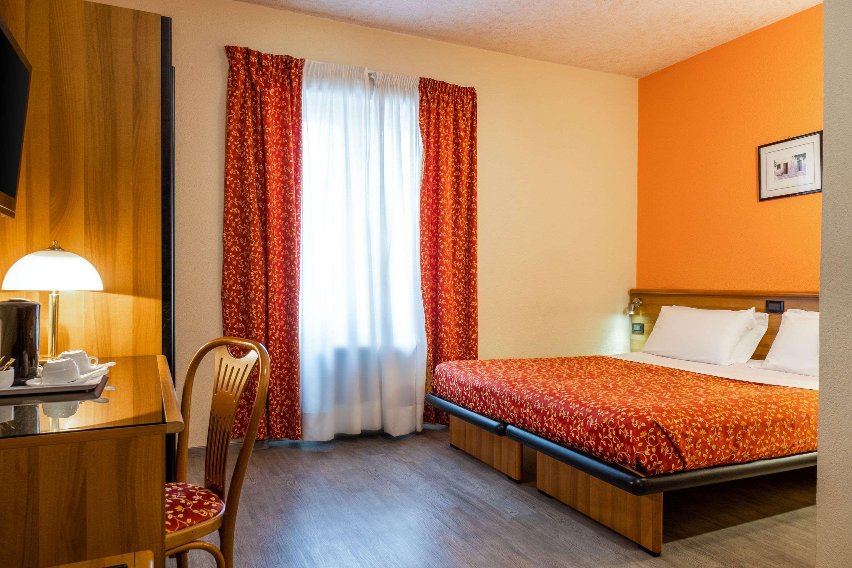 Hotel Europa ジェノヴァ エクステリア 写真