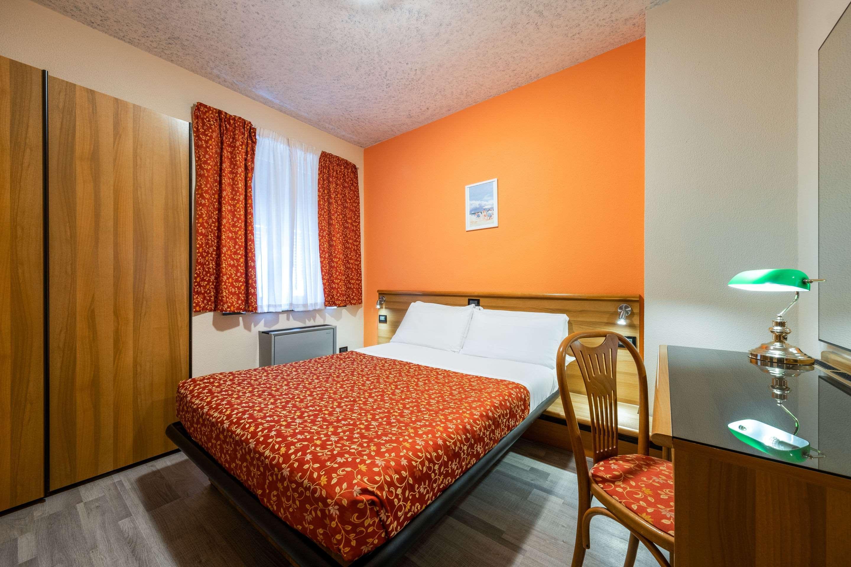 Hotel Europa ジェノヴァ エクステリア 写真